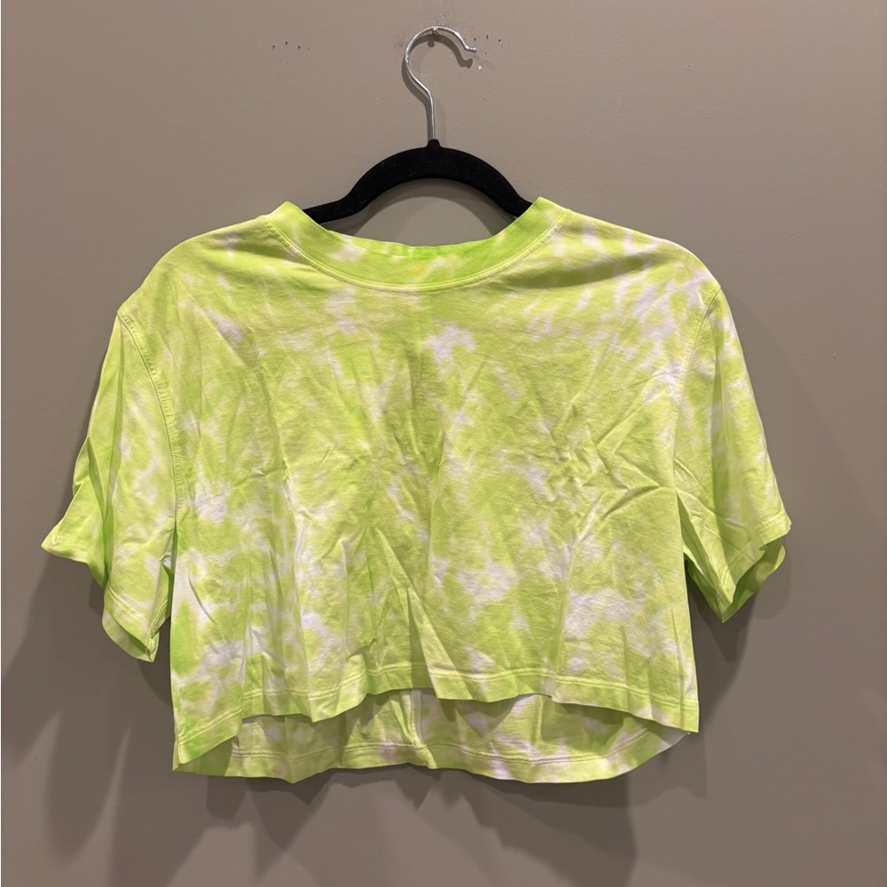 Lululemon lime green tie-dye cropped tee